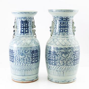 Two blue and white Chinese vases, 20th century.