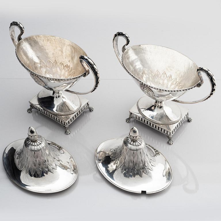 Gustaf Henrik Sidwall, sockerskålar med lock, ett par, silver, Norrköping 1793. Gustavianska.