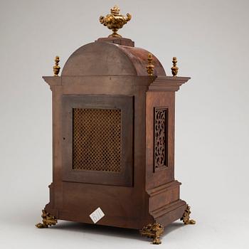 A Baroque-style mantel clock, beginning of the 20th century, Germany.