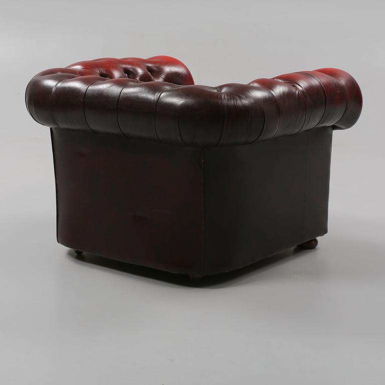 FÅTÖLJ, Chesterfield-modell, 1900-talets andra hälft.