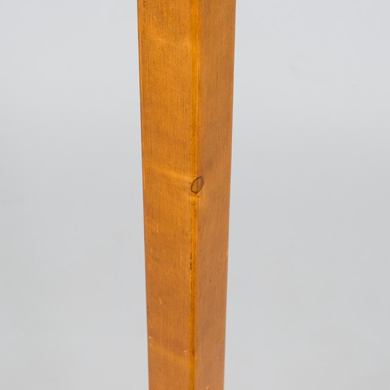 Aino Aalto, golvlampa, modell 806A tillverkare Oy Taito Ab. 1940-tal.