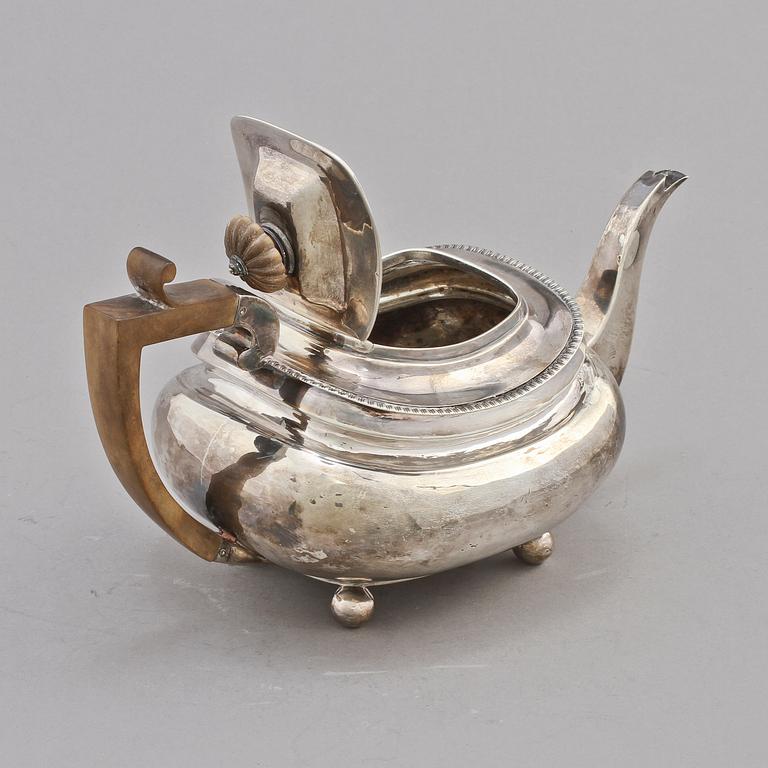 TEKANNA, silver, London, tidigt 1800-tal.