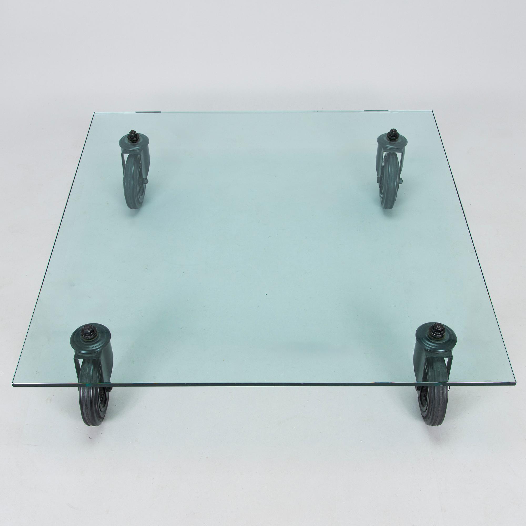 Gae Aulenti, soffbord, "Tavolo con Ruote", Fontana Arte, Italien.