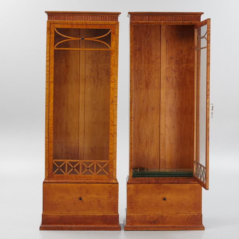 A pair of stained bitch cabinets, Möbelarkitekt och fabrikör Frans Borgström, 1910's.