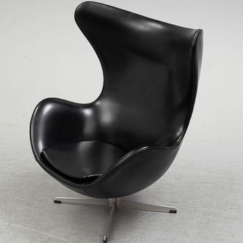 ARNE JACOBSEN, "Ägget", fåtölj, Fritz Hansen, Denmark, 1960-tal.