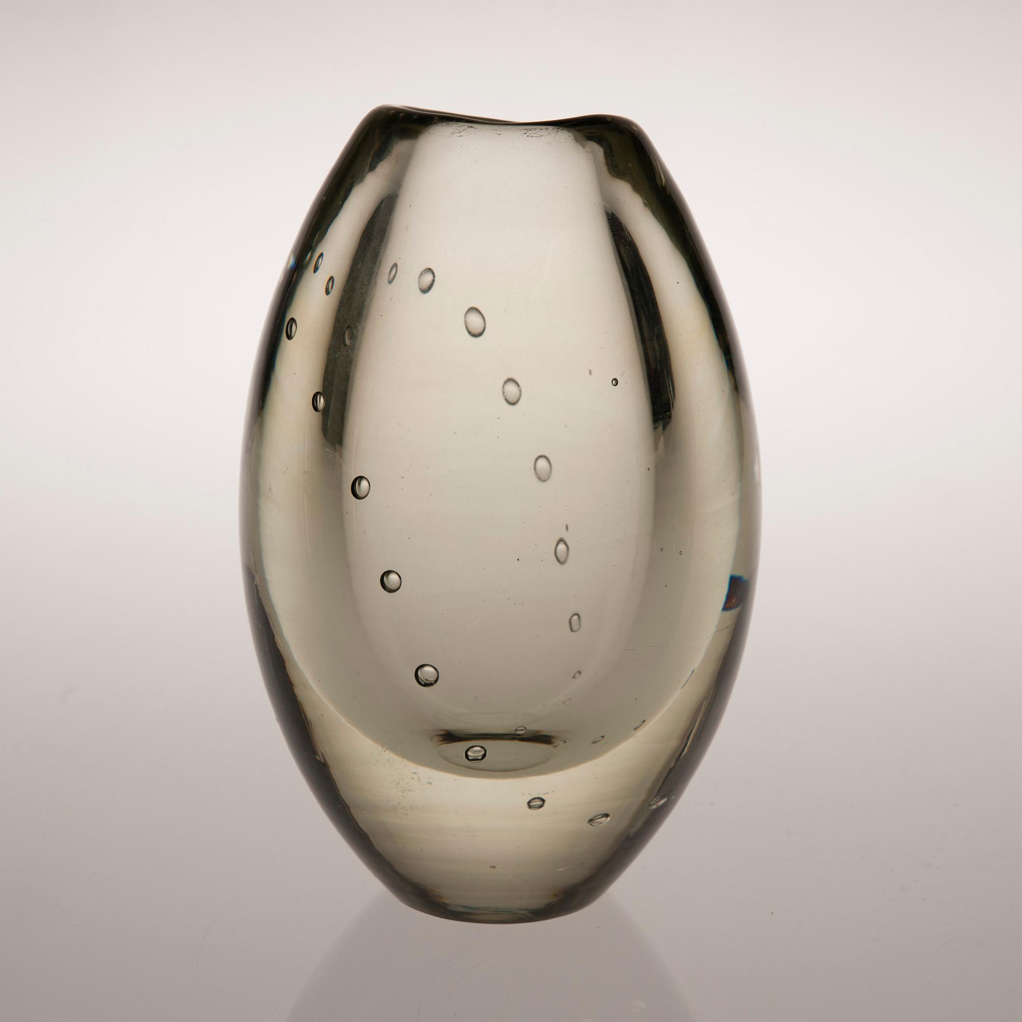 VAS, glas, "Pärlbandet", signerad, 1940-talets slut.