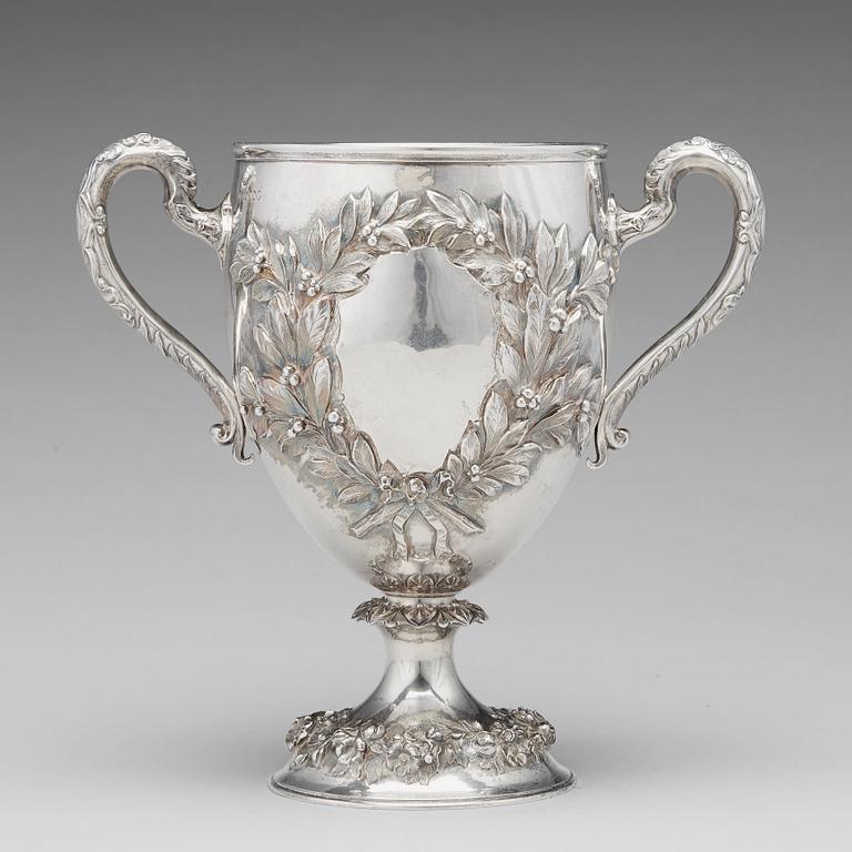 An English 19th century parcel-gilt silver cup, mark of Robert Hennell, London 1863.