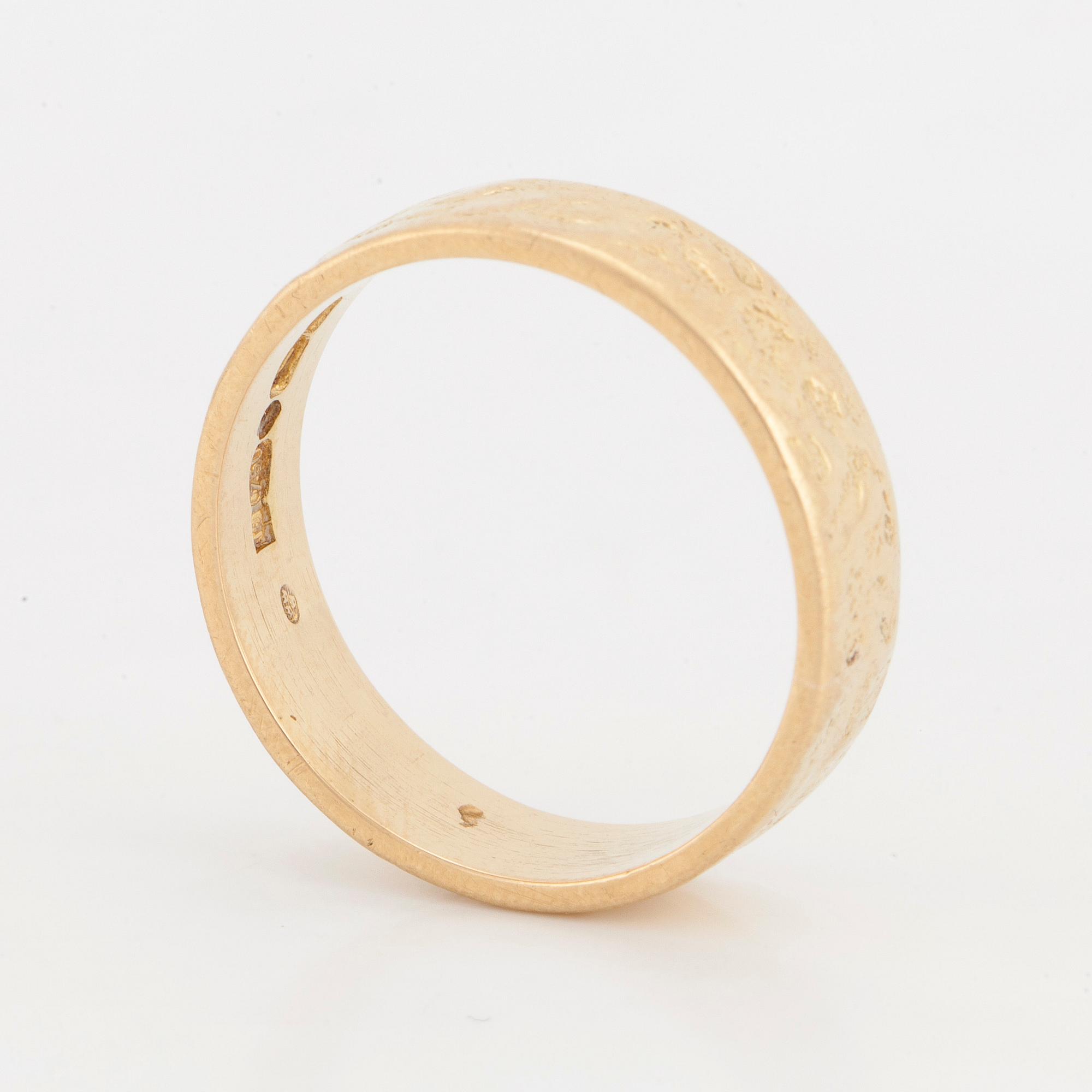 Ring. 18K guld. Finska stämplar 1969.