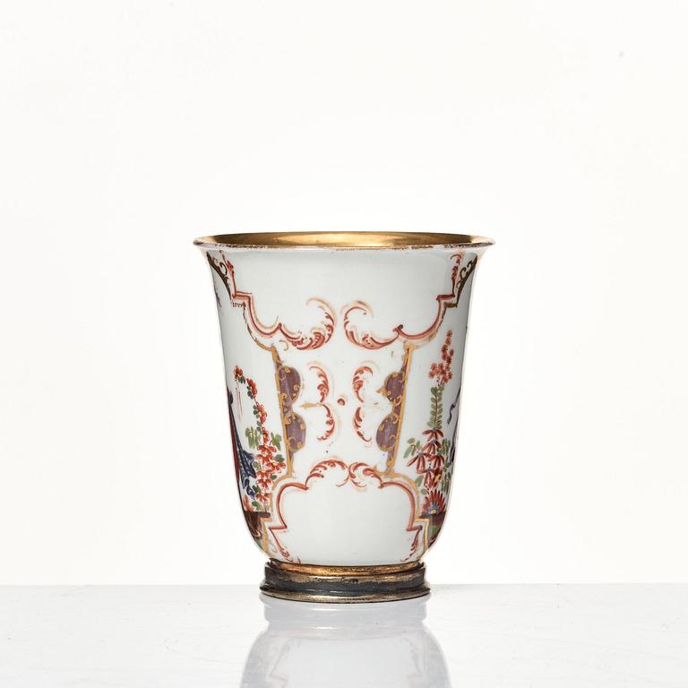 A Meissen cup with stand, 1730/40's.