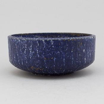 A stoneware bowl by Gunnar Nylund, Rörstrand.