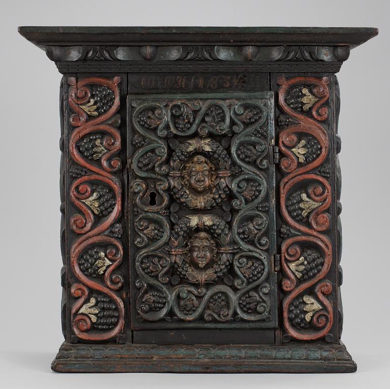 HÄNGSKÅP, delvis 1600/1700-tal. Märkt 1834.