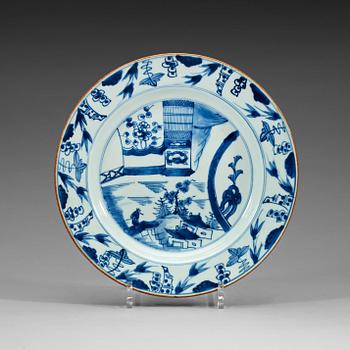 408. A set of twelve blue and white dishes, Qing dynasty, Kangxi (1664-1722).