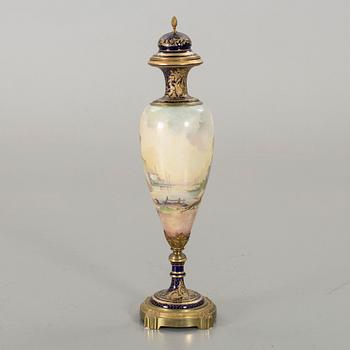 A porcelain urn, France, early 20th Century.