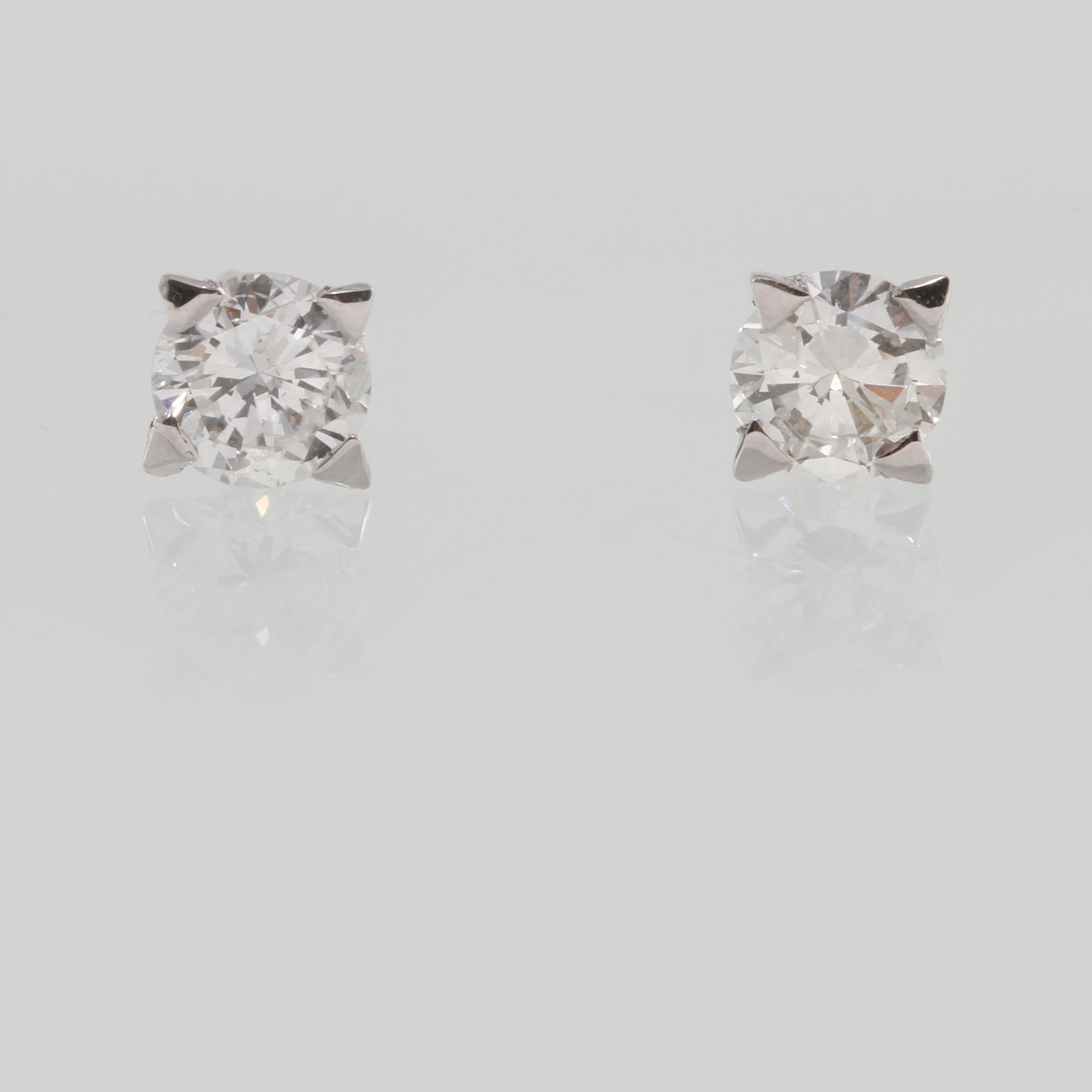 ÖRHÄNGEN, 18k vitguld med briljantslipade diamanter, ca 1.14 ct. Vikt 0,5 g.
