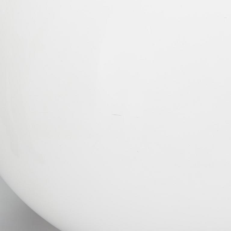 Eero Aarnio, a 'Ball Chair' for Adelta, 2008.