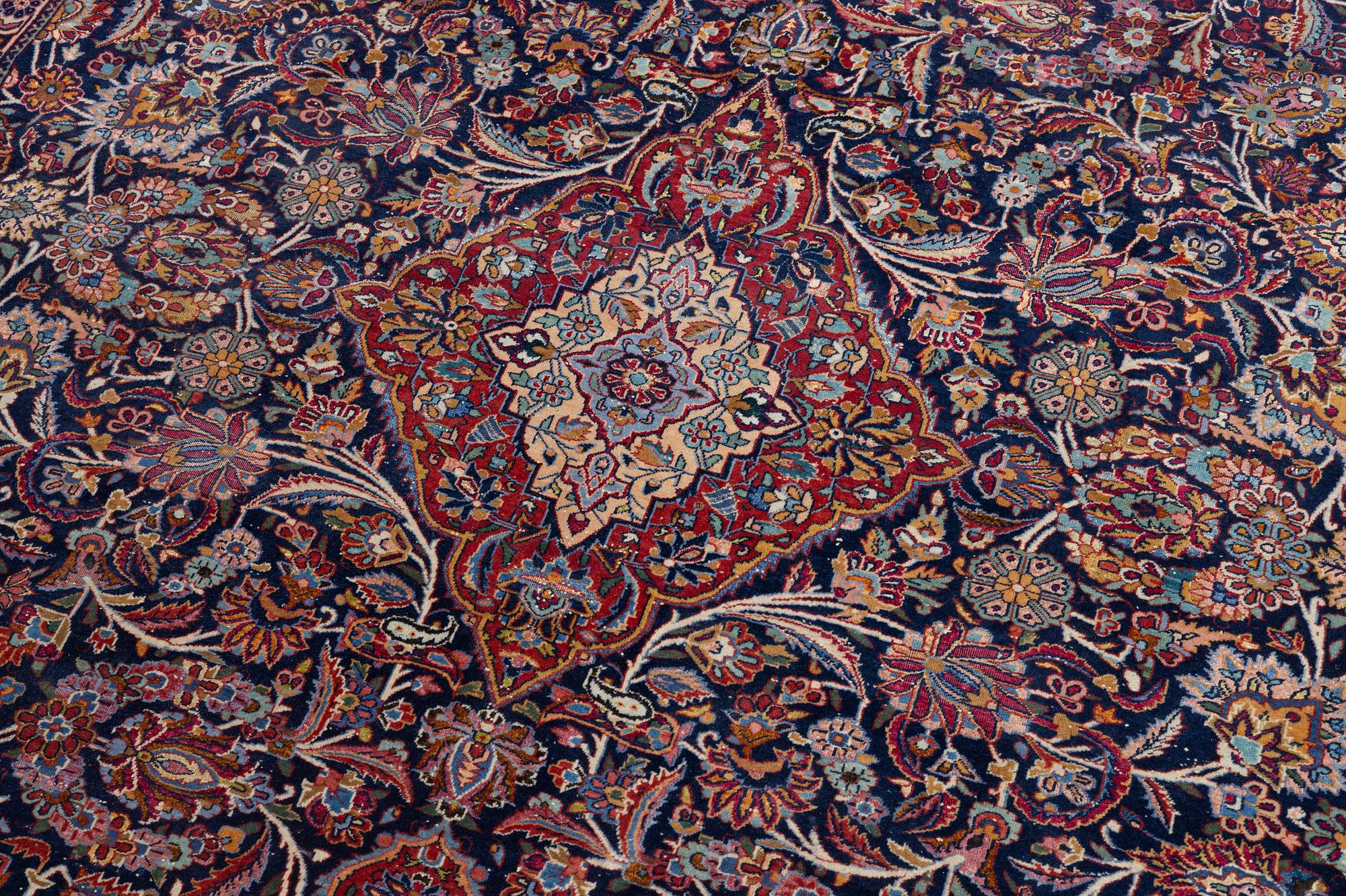 Rug, Keshan, semi-antique, approx. 293 x 222 cm.
