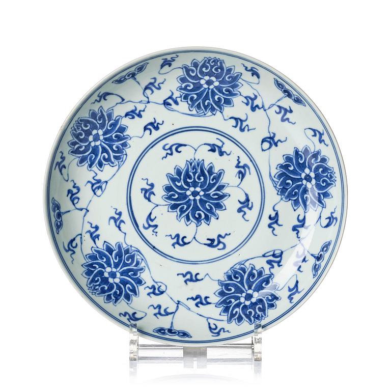 A blue and white 'lotus' dish, Qing dynasty, 19th century with a mark.