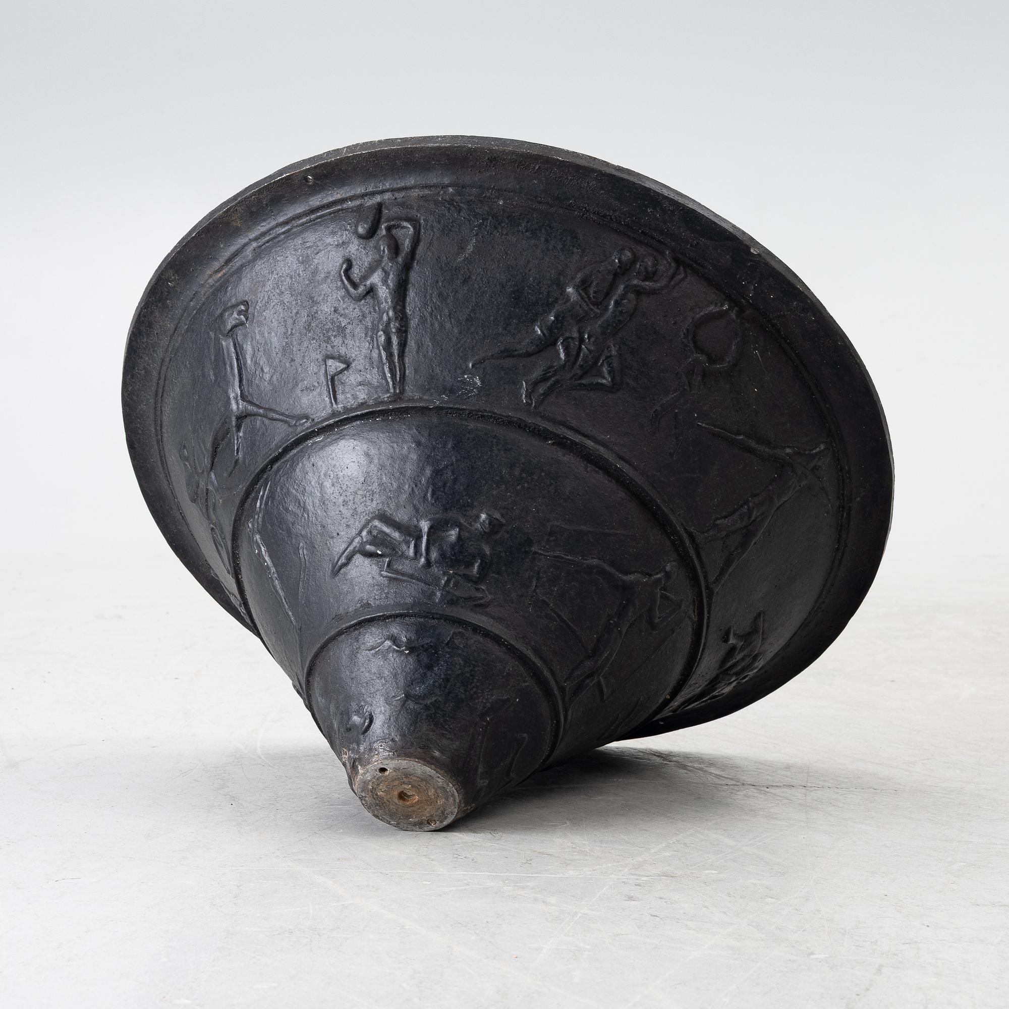 Rolf Bolin, garden urn 'Sporturnan' by Näfveqvarn, Sweden post 1925.