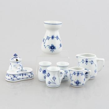 Three small jugs/creamers, a pair of small vases and two salt cellars, "Blue Fluted"/"Musselmalet", Royal Copenhagen.