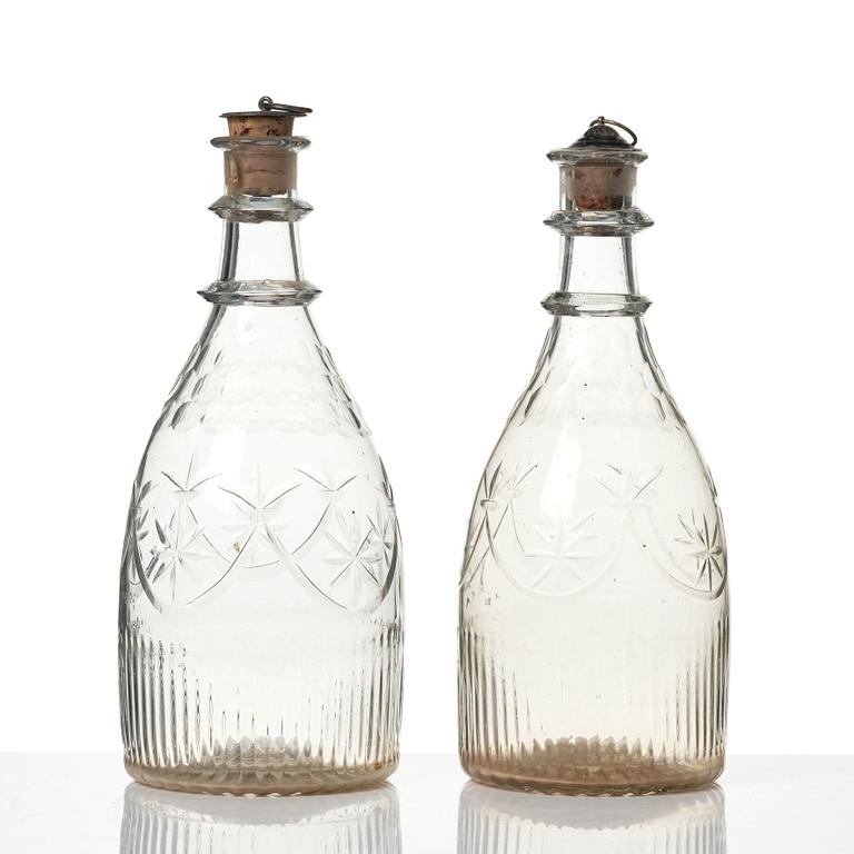 Flaskor, två stycken, glas, 1800-tal.