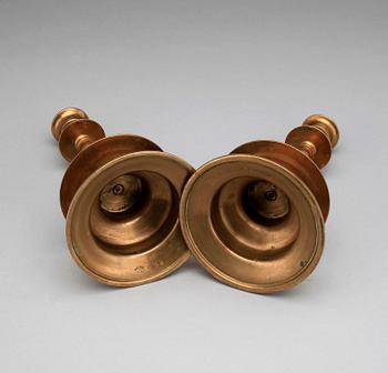 LJUSSTAKAR, ett par, mässing, barockstil Skultuna, sent 1800-tal.