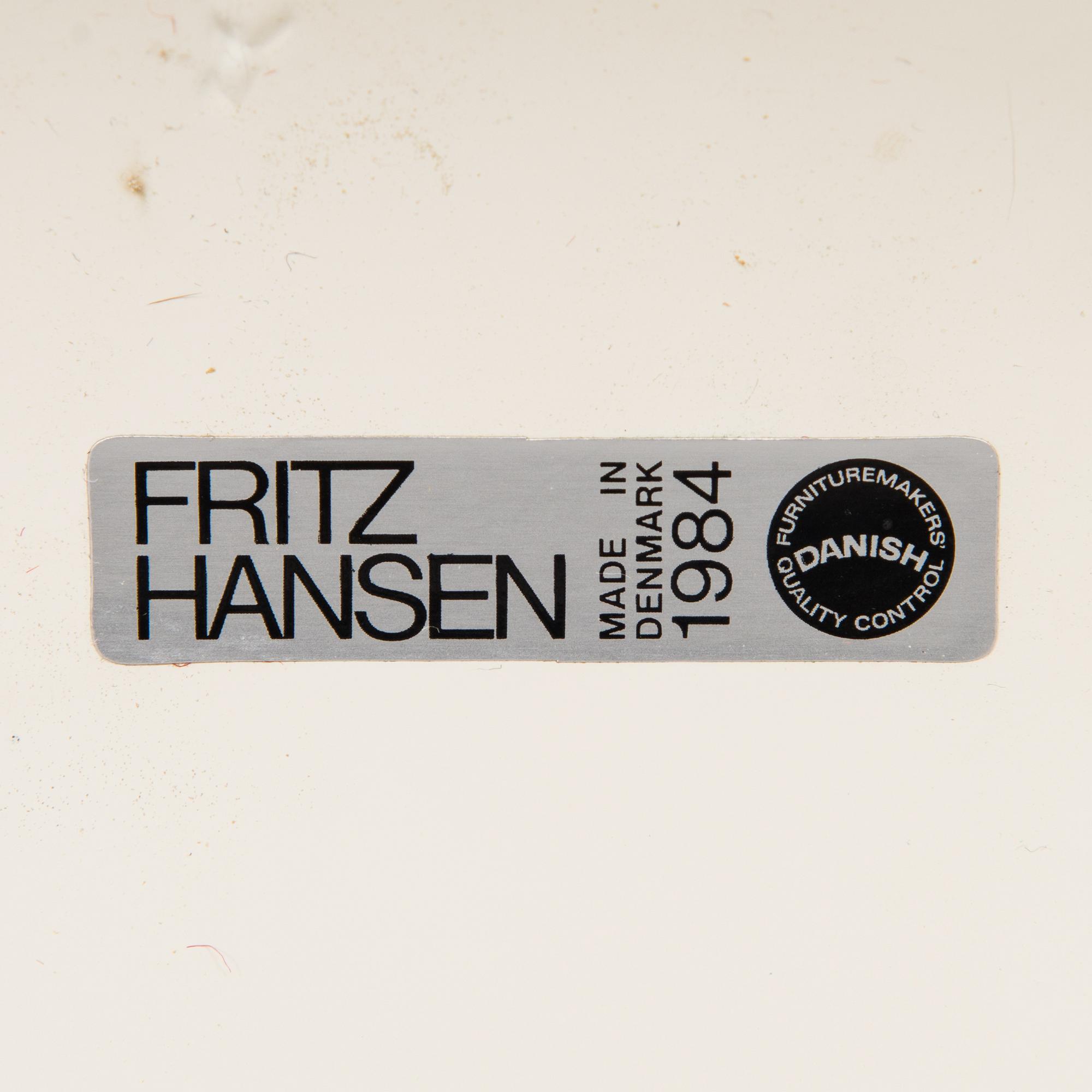 Arne Jacobsen,  stolar 6 st, "Sjuan", Fritz Hansen, Danmark 1984-1989.