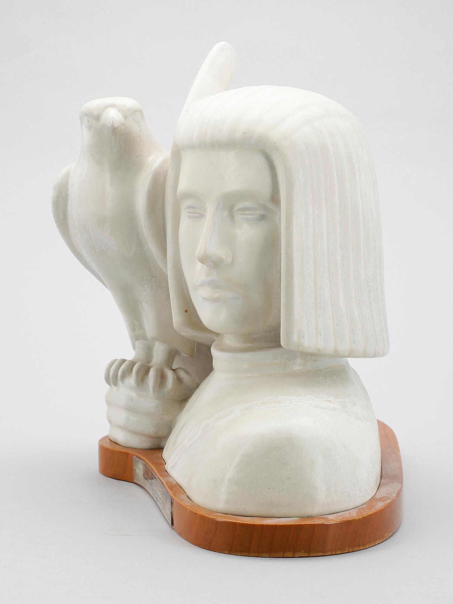 SKULPTUR, stengods, "Falkeneraren", Gunnar Nylund, Rörstrand, sign  o numr 113/200. 1940/50-tal.