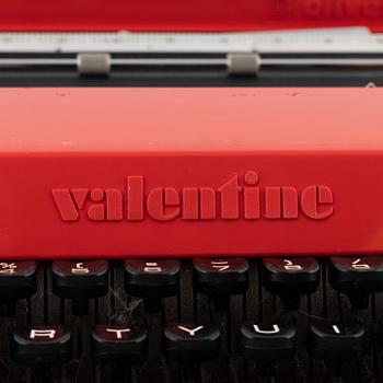 Ettore Sottsass, skrivmaskiner, 3 st,  "Valentine", Olivetti, Italien.