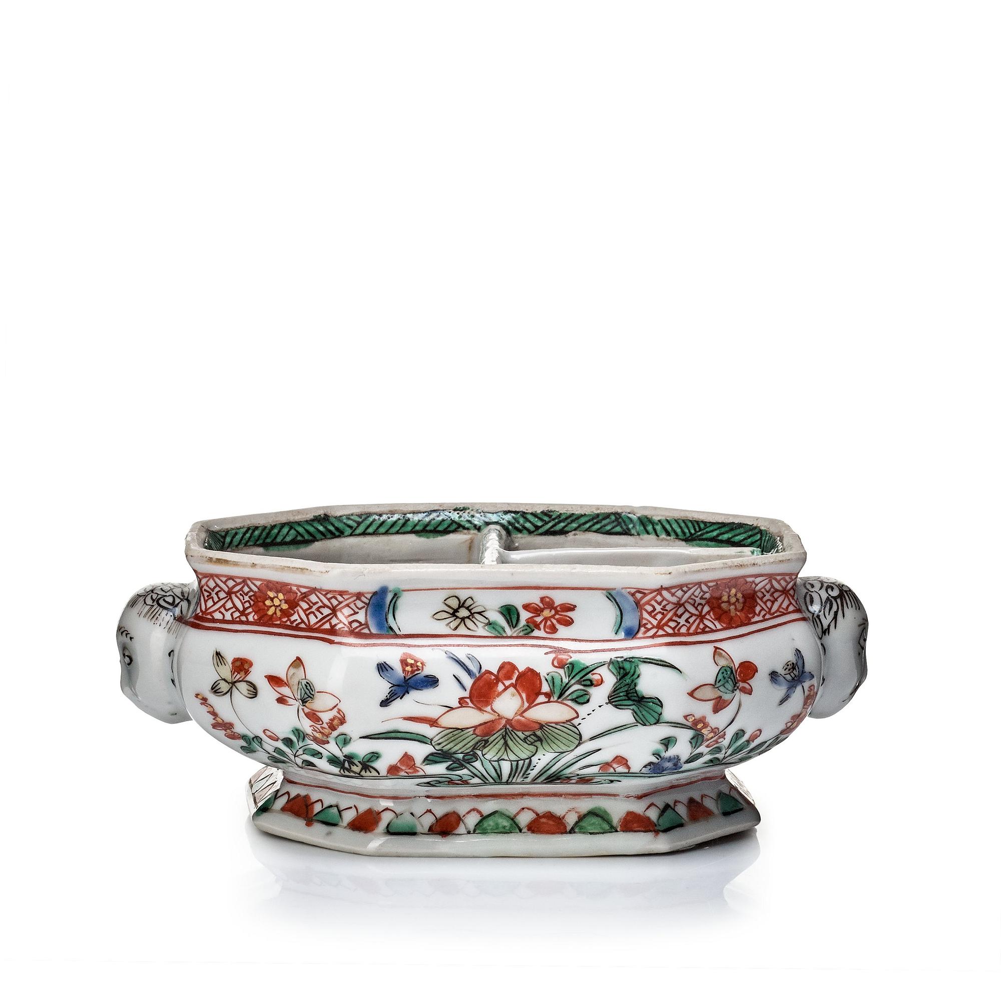 Kryddställ, porslin. Qingdynastin, Kangxi (1662-1722).