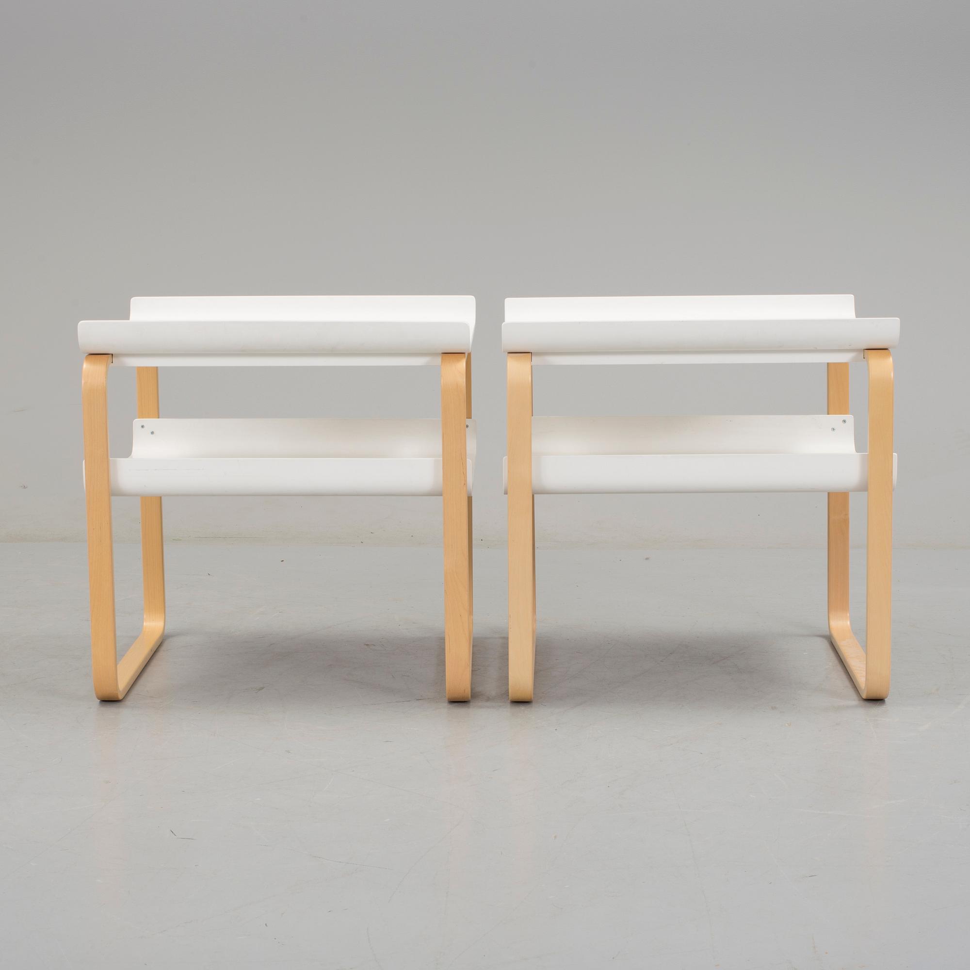ALVAR AALTO, sidobord, ett par, modell 915, Artek.