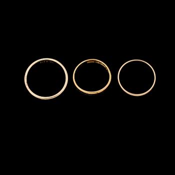 RINGAR, 3st, 2 18k o en 23k guld. Tot.vikt 14,4g.