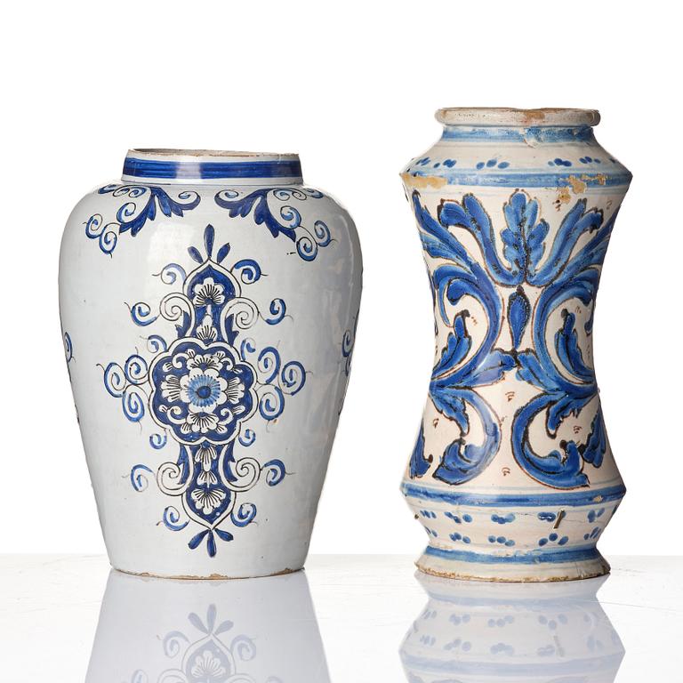 Two faiance pharmacy jars, 18th/19th century.