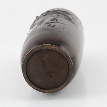 A bronze vase, Japan, Meiji (1868-1912).