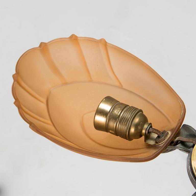 Paavo Tynell, a 1930s 'H19/1449' pendant light for Taito.