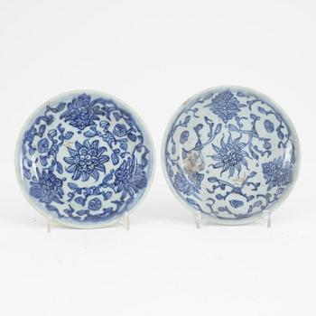 A set of 12 similar Chinese blue and white porcelain small dishes, late Qing dynasty, second half of the 19th Century.