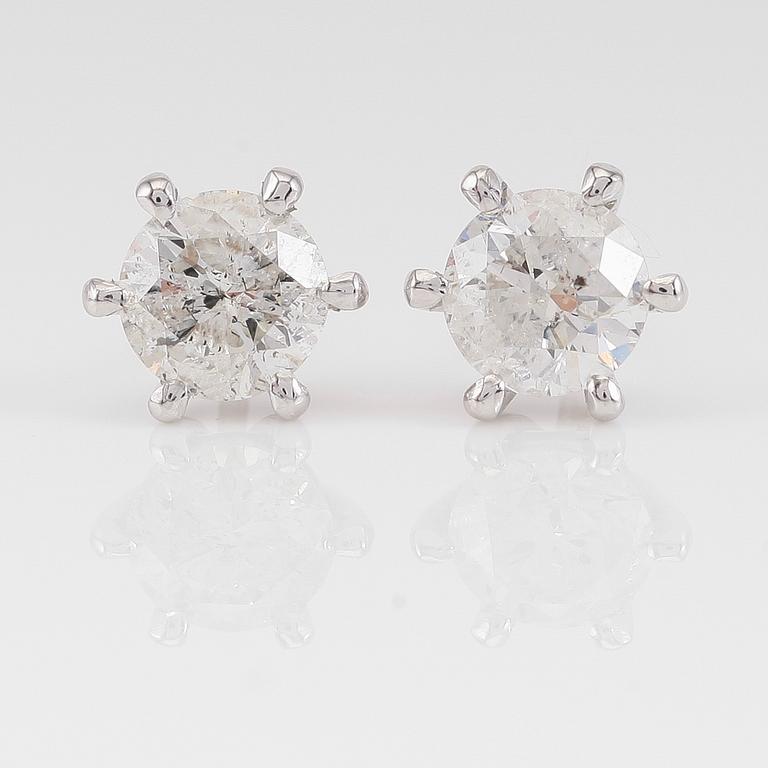 ÖRHÄNGEN, 1 par, 18K vitguld och diamanter tot ca 2.06 ct.