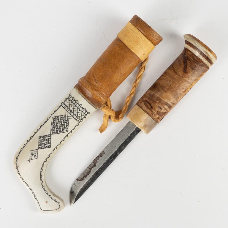 Edgart Skailes, A Sami reindeer horn knife, signed ES and dated 1981.