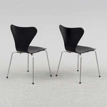 A pair of "Sjuan" chairs by Arne Jacobsen, 1968.