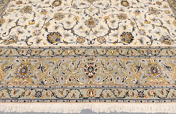 A carpet, Kashan, ca 500 x 347 cm.