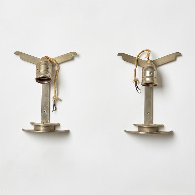 Sven Palmqvist, a pair of "PD 9121" wall lamps, Orrefors, 1940s.