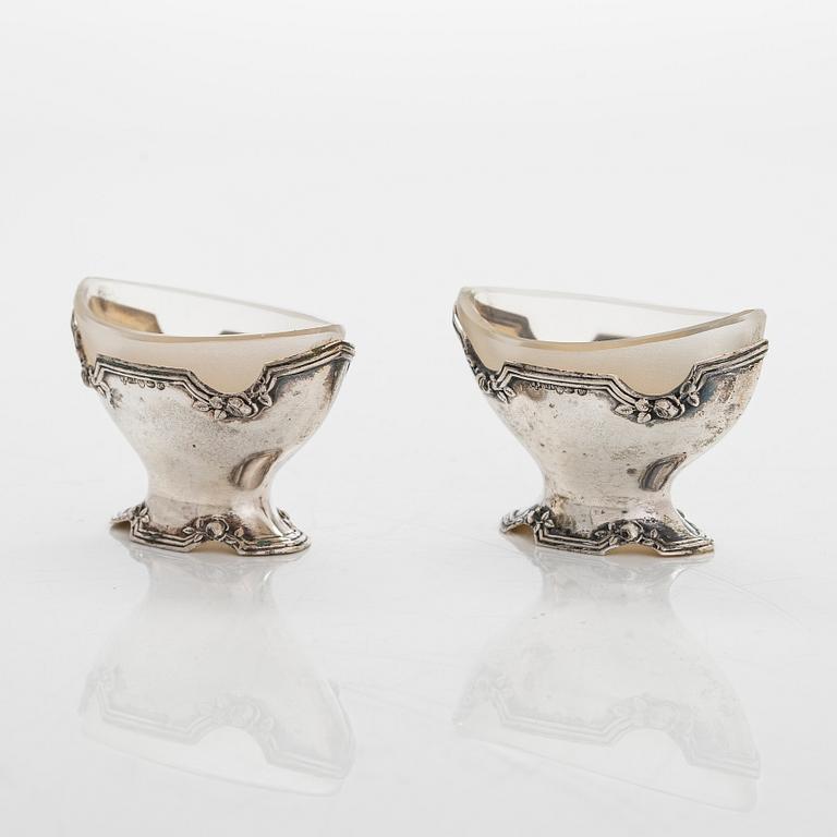 A six-piece silver and glass salt cellar set in original fitted case, maker's mark of Hjalmar Fagerroos, Helsinki 1909.