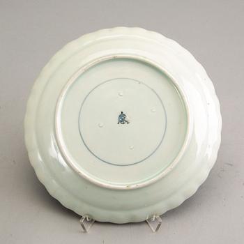 A blue and white dish, Japan, 19th Century.