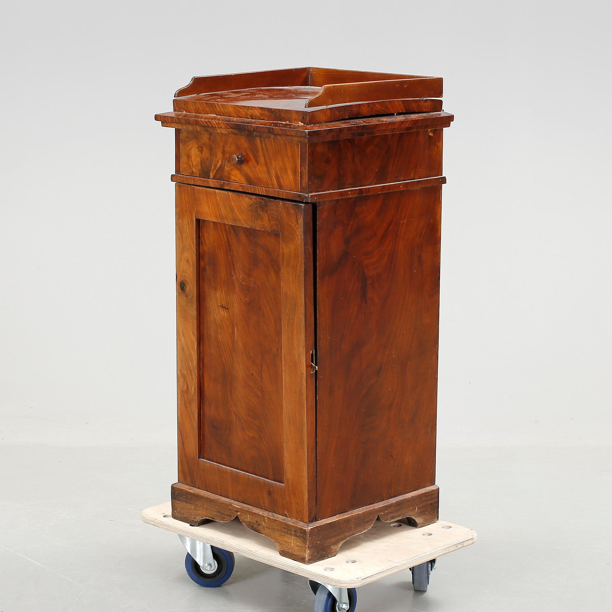 POTTSKÅP, Karl Johan, 1800-talets första hälft.