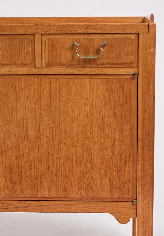 Axel Bäck, a Swedish Modern mahogany veneered sideboard, Eksjö Möbelfabrik, Sweden 1950, signed.