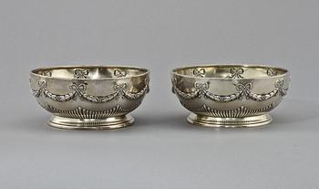 SKÅLAR, ett par, silver, C G Hallberg, 1917. Vikt ca 550 gr.