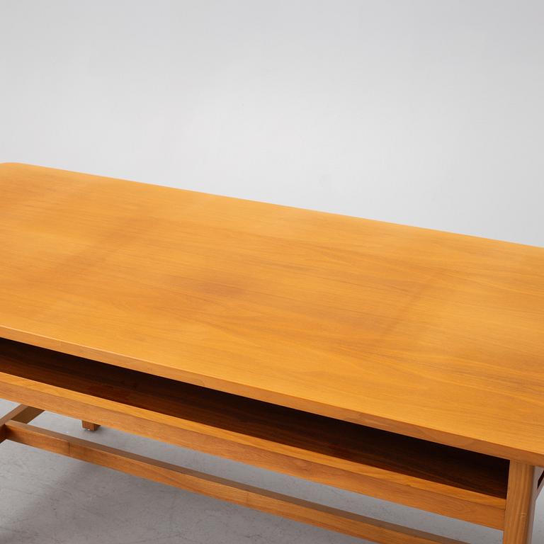 Josef Frank, soffbord, modell 2125, Firma Svenskt Tenn, 1960-tal.