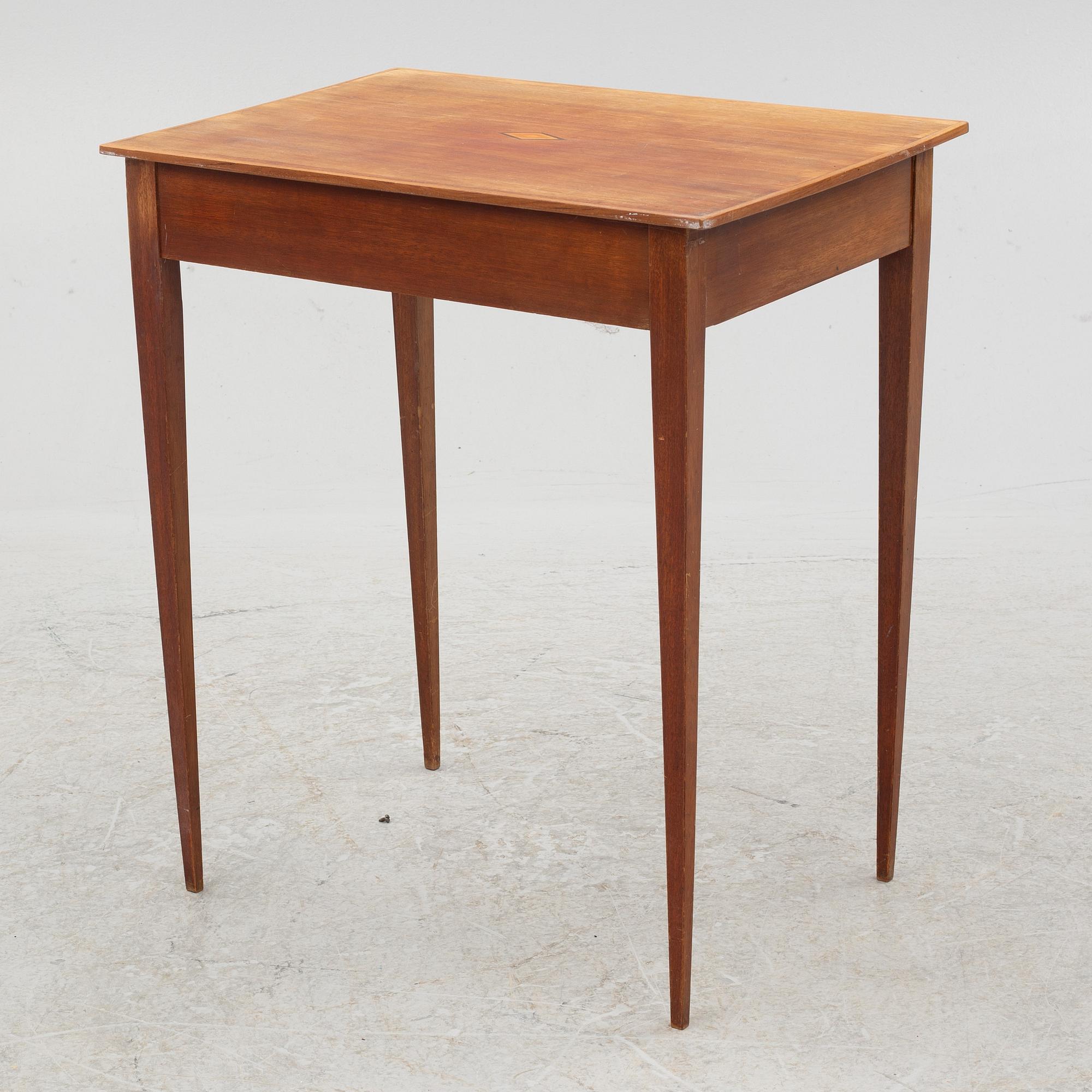 Bord, 1700-talets slut, Sengustavianskt.