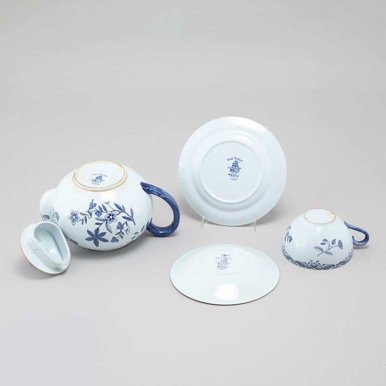 12 pieces of "Ostindia" table ware in earthenware, Rörstrand, 20th century.