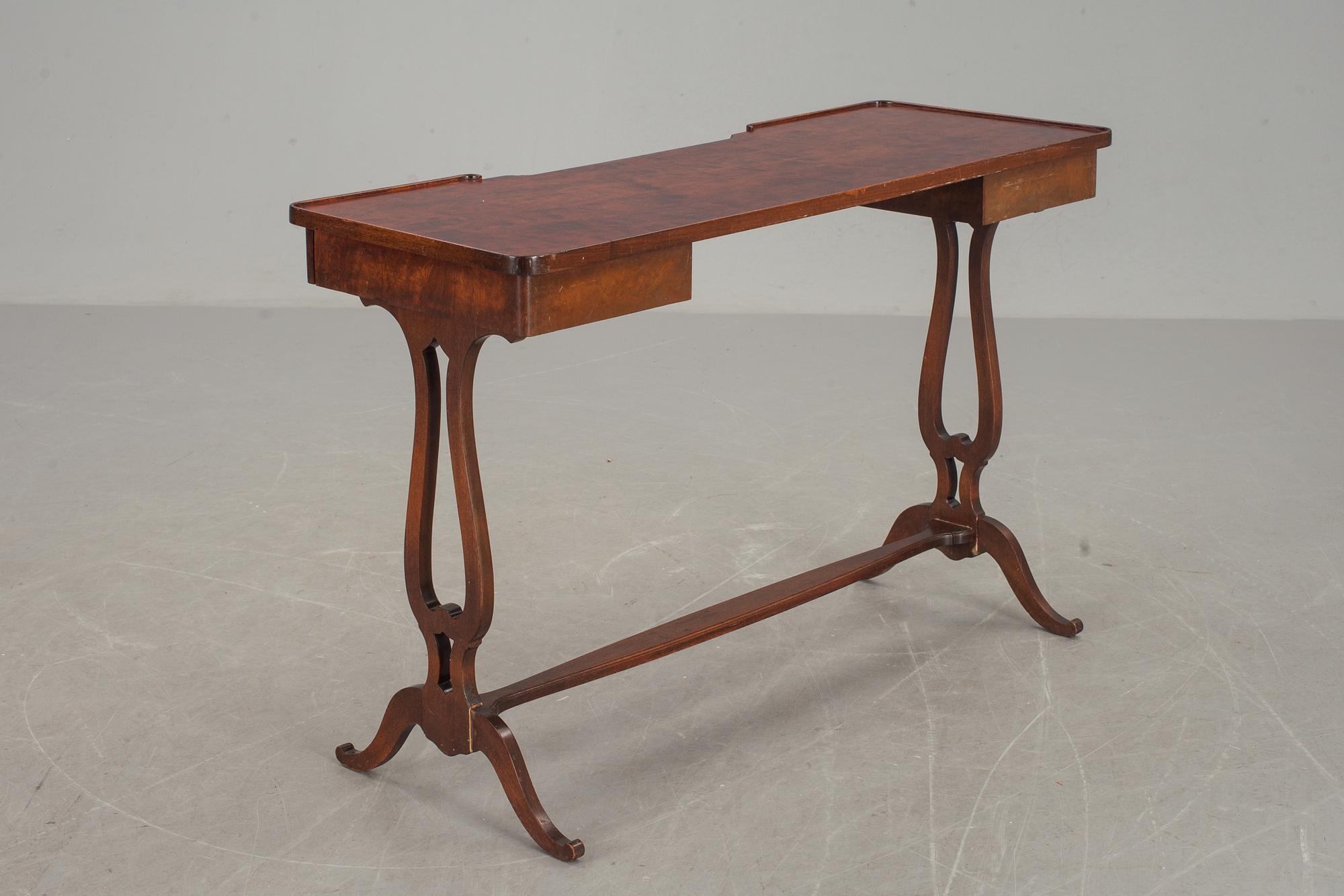 SKRIVBORD/TOILETTBORD, märkt NK, Buenos Aires, 1900-talets första hälft.