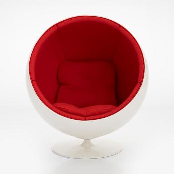 Eero Aarnio, miniatyyri, "Pallotuoli" Vitra Design Museum.